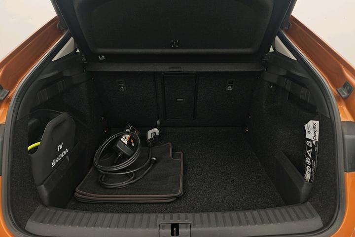 Orange Skoda Enyaq fra 2024