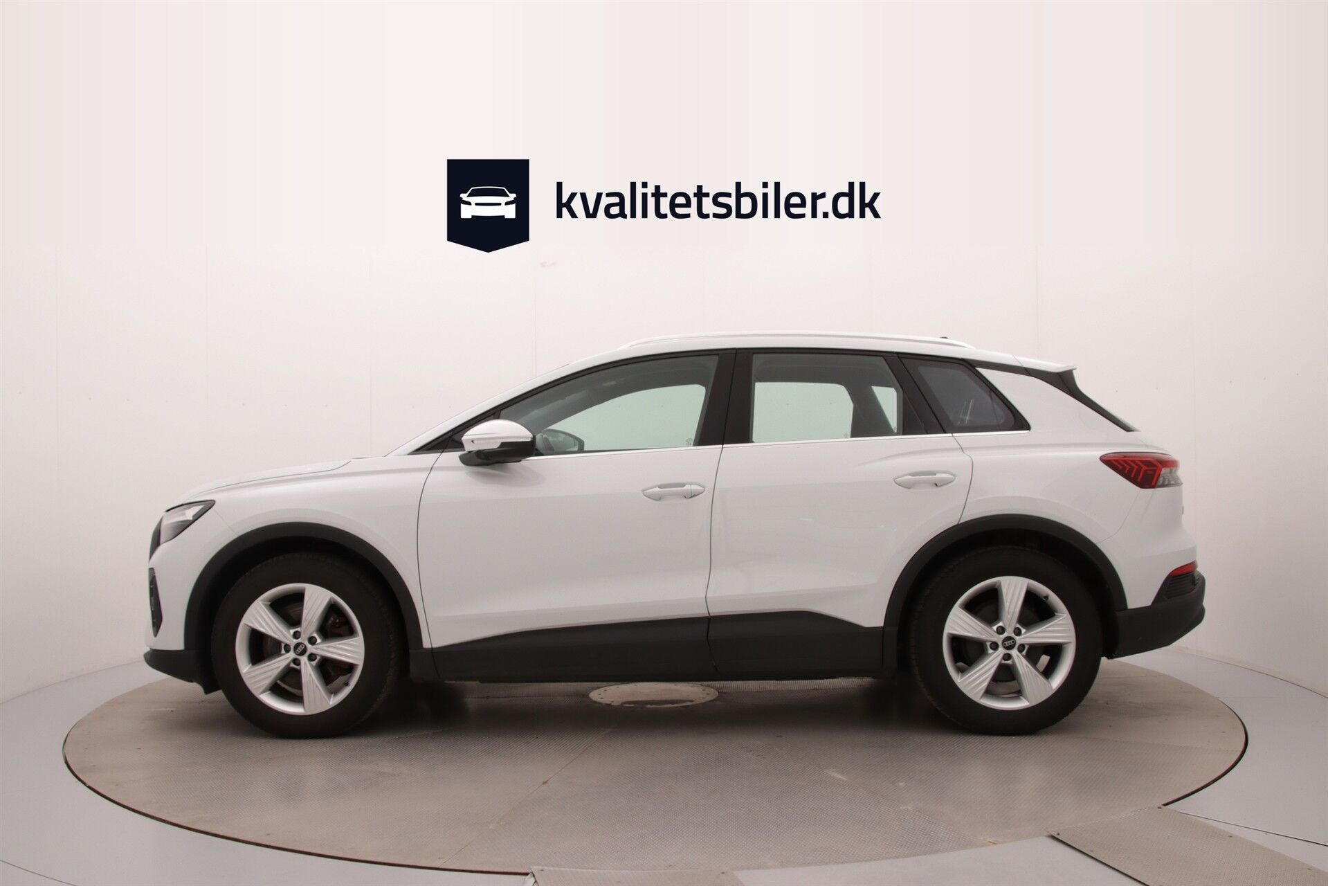 Hvid Audi Q4 fra 2023