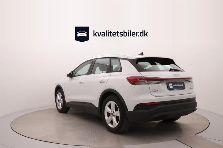 Hvid Audi Q4 fra 2023