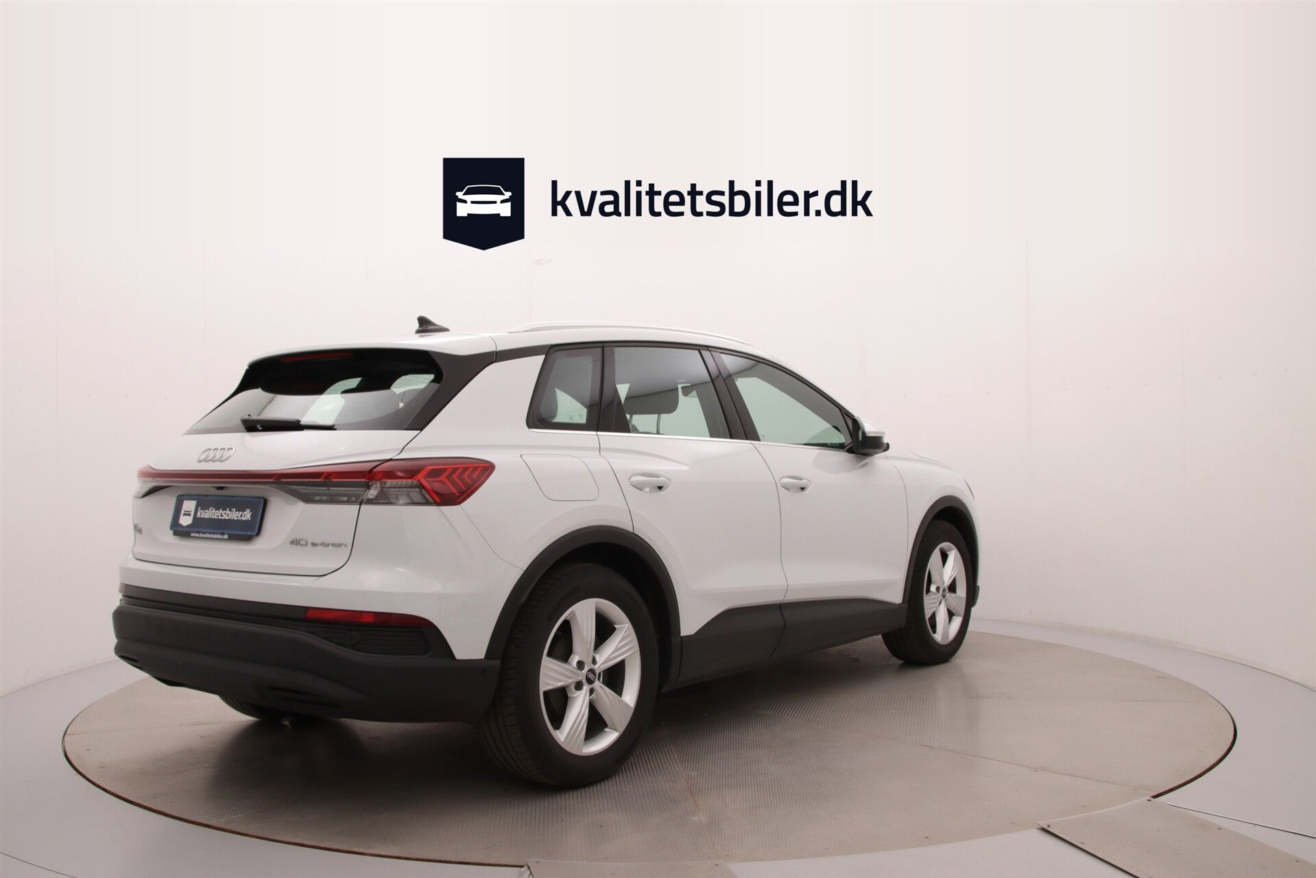 Hvid Audi Q4 fra 2023