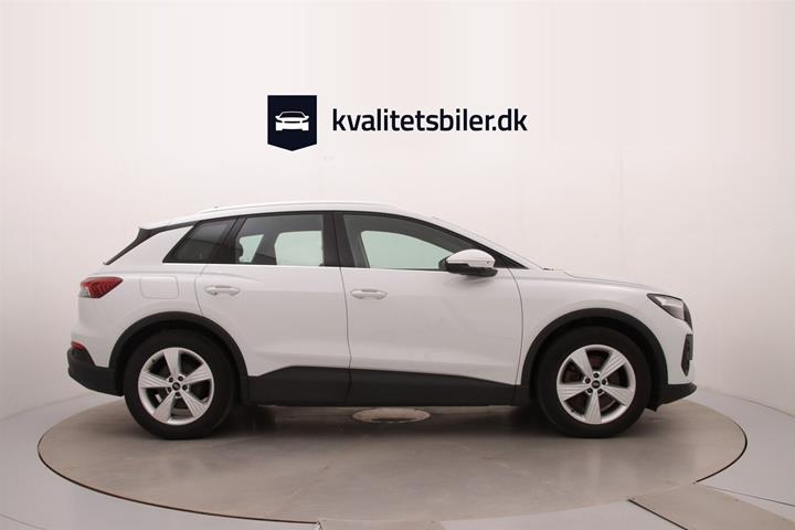 Hvid Audi Q4 fra 2023