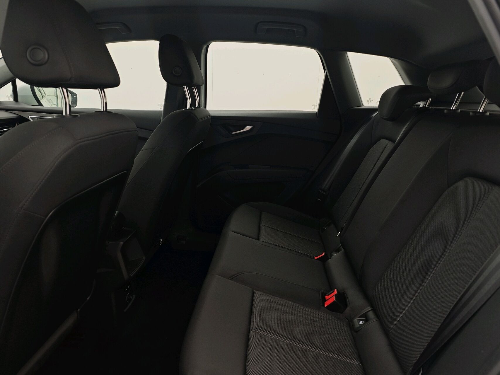 Hvid Audi Q4 fra 2023
