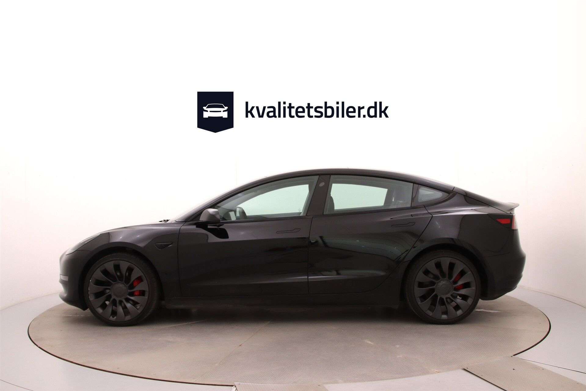 Sort Tesla Model 3 fra 2023