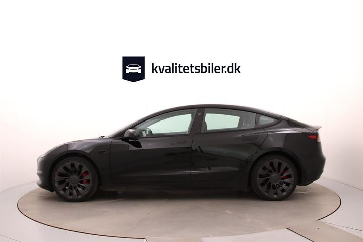Sort Tesla Model 3 fra 2023