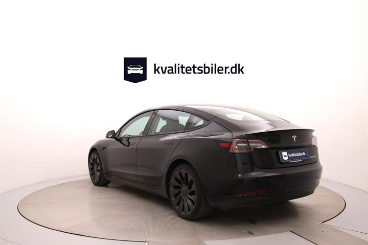 Sort Tesla Model 3 fra 2023