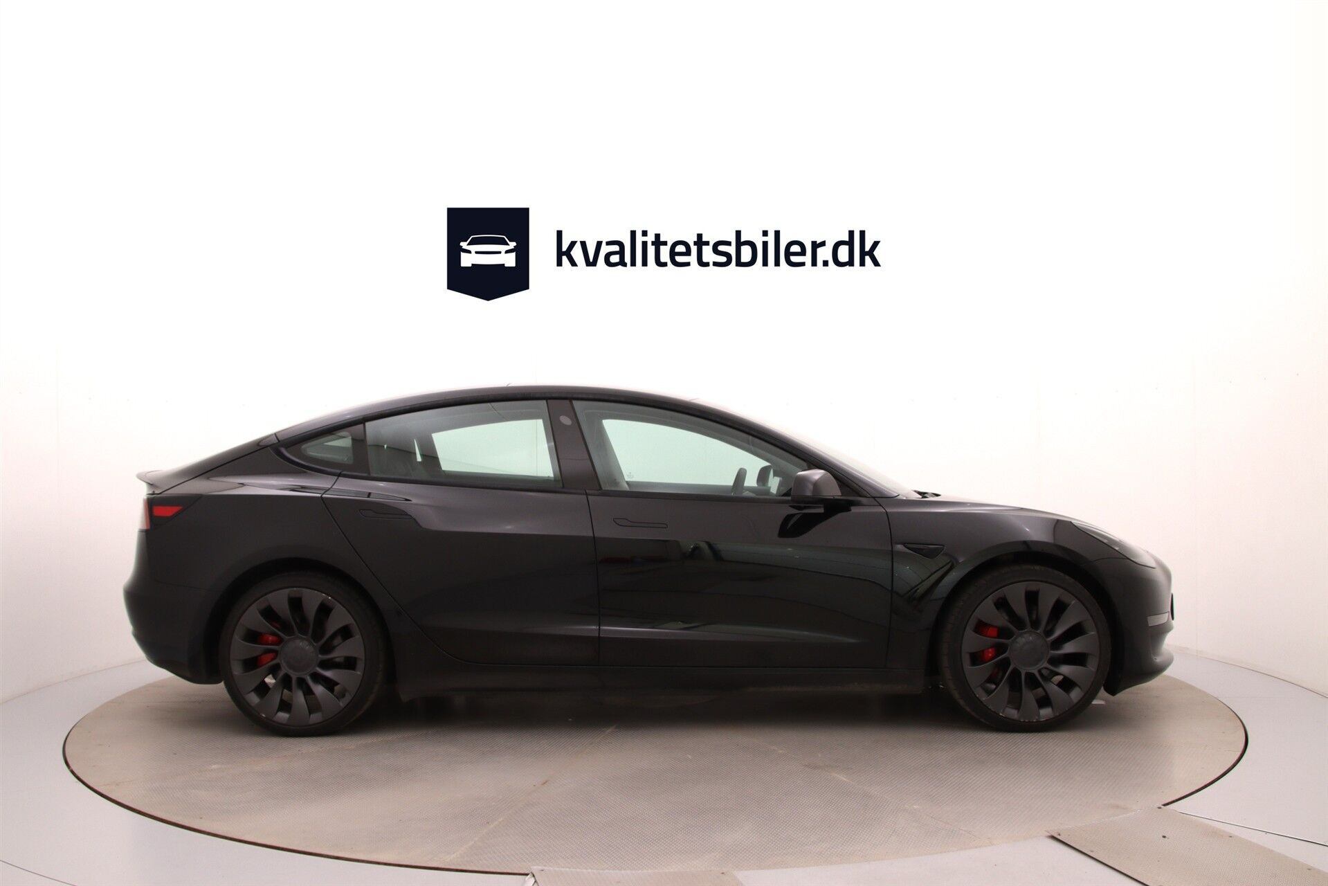 Sort Tesla Model 3 fra 2023