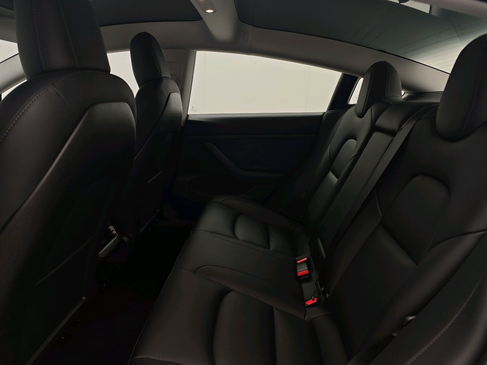 Sort Tesla Model 3 fra 2023