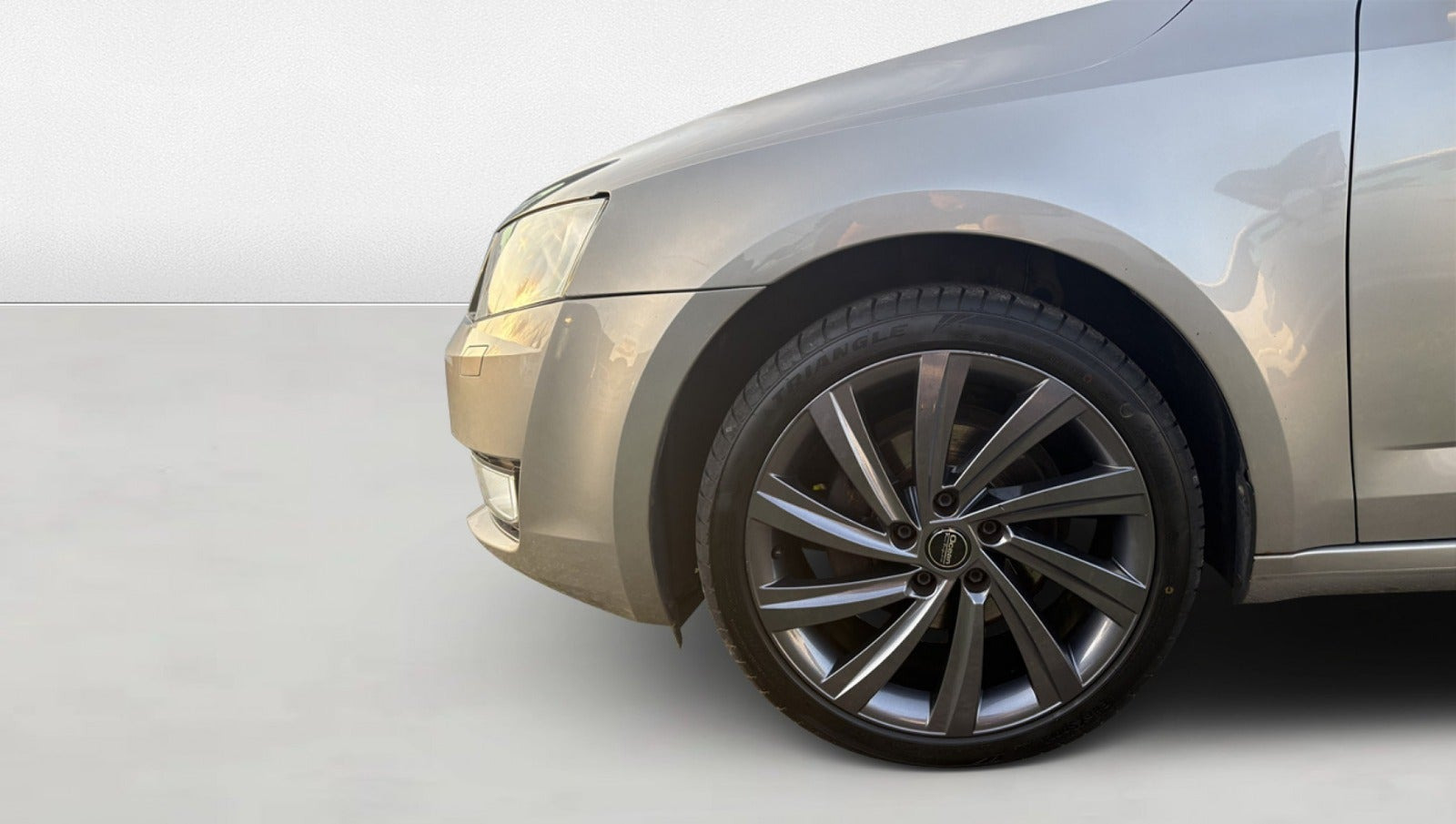 Grøn Skoda Octavia fra 2014