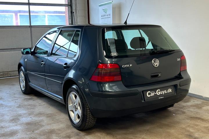 undefined VW Golf IV fra 2001 set udefra