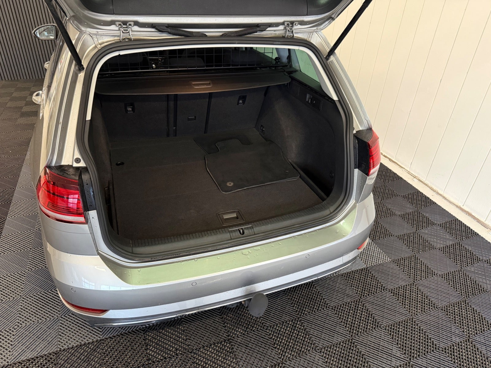Sølv VW Golf VII fra 2018