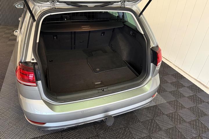 Sølv VW Golf VII fra 2018