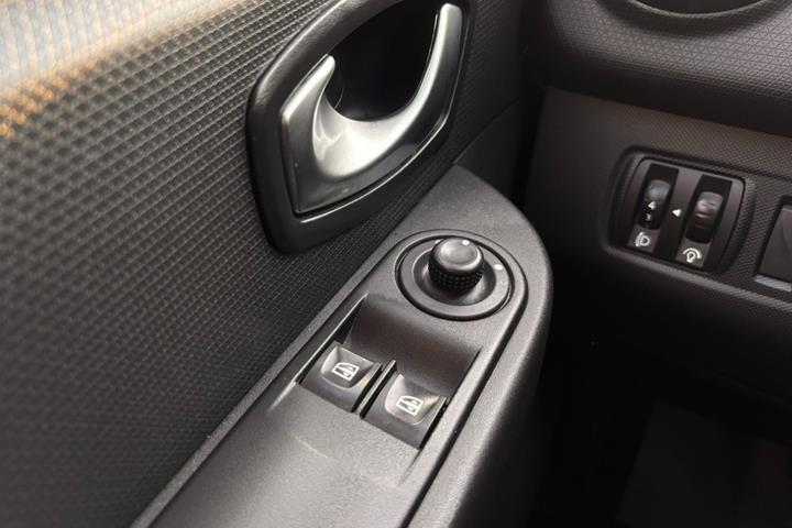 Hvid Renault Clio IV fra 2015