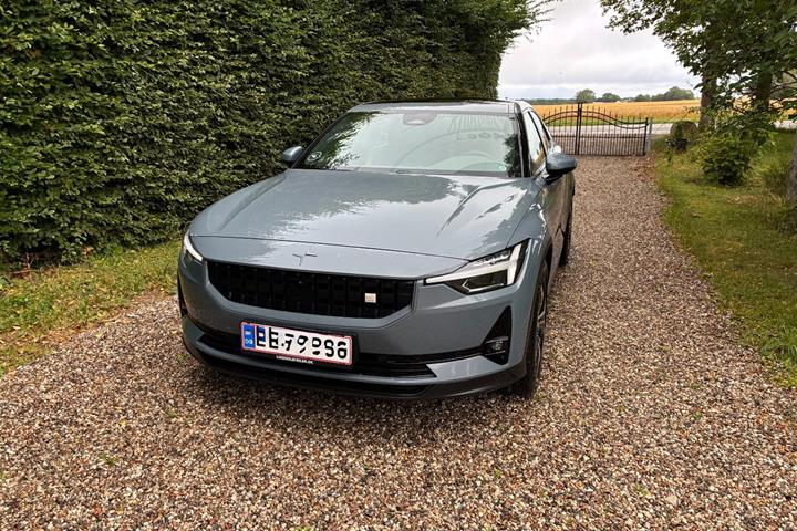 Grå Polestar 2 fra 2023