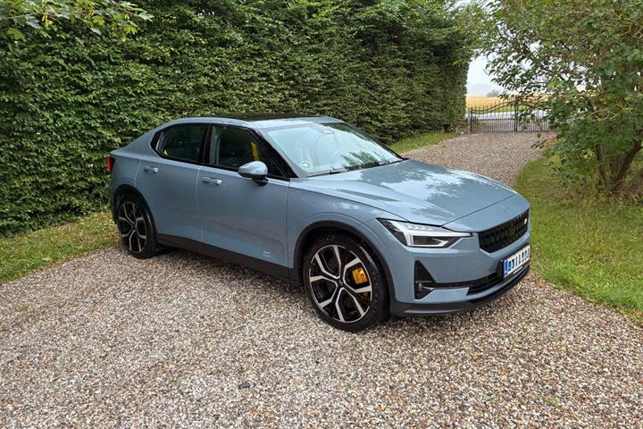Grå Polestar 2 fra 2023