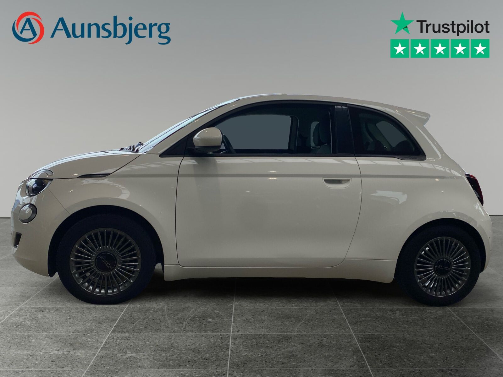 Hvid Fiat 500e fra 2022
