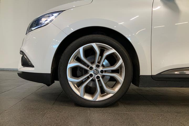 Hvid Renault Grand Scenic IV fra 2017