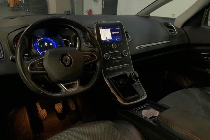 Hvid Renault Grand Scenic IV fra 2017
