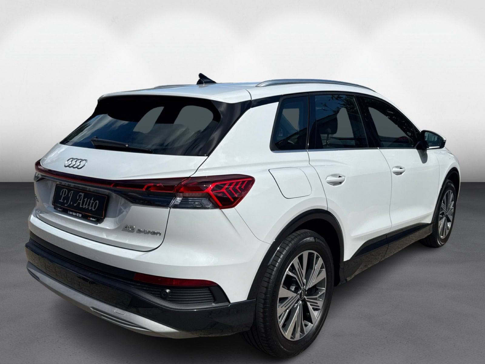 Hvid Audi Q4 e-tron fra 2022