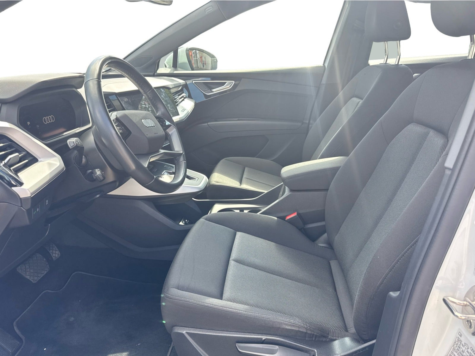 Hvid Audi Q4 e-tron fra 2022