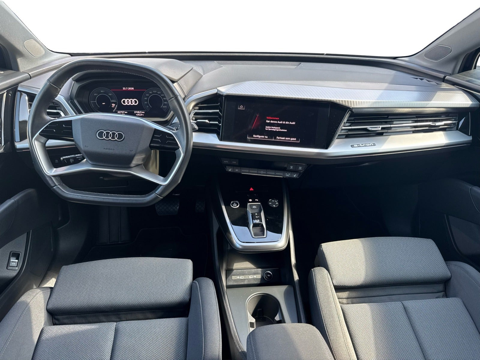 Blå Audi Q4 e-tron fra 2023