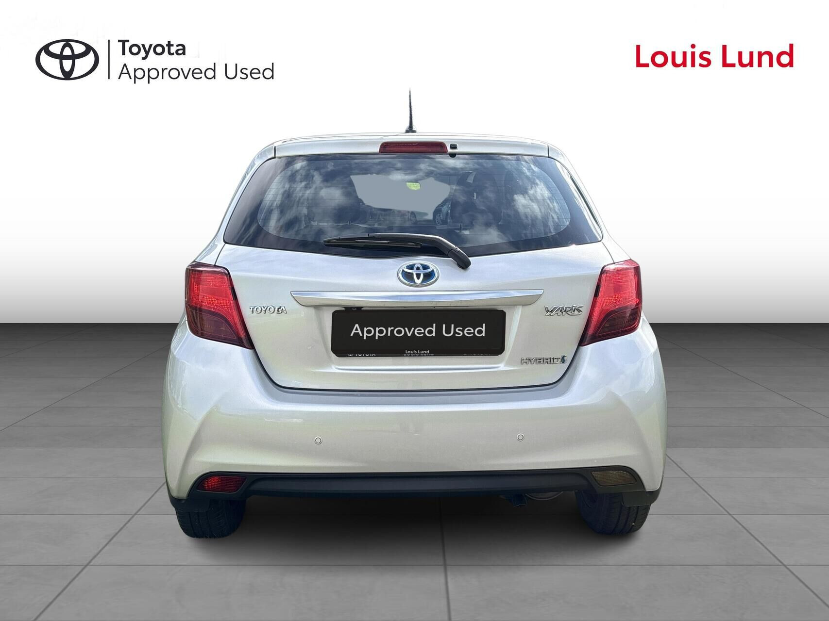 Sølv Toyota Yaris fra 2016