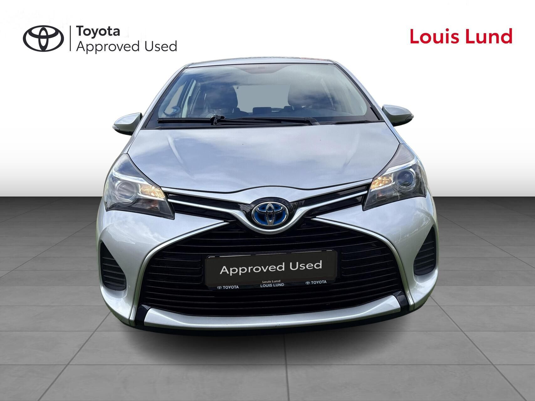 Sølv Toyota Yaris fra 2016