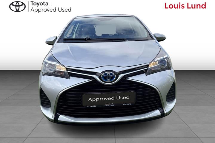 Sølv Toyota Yaris fra 2016