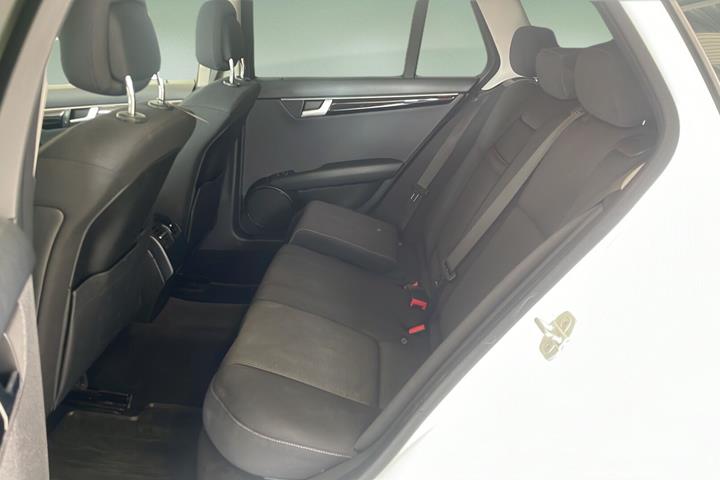 Hvid Mercedes C200 d fra 2013