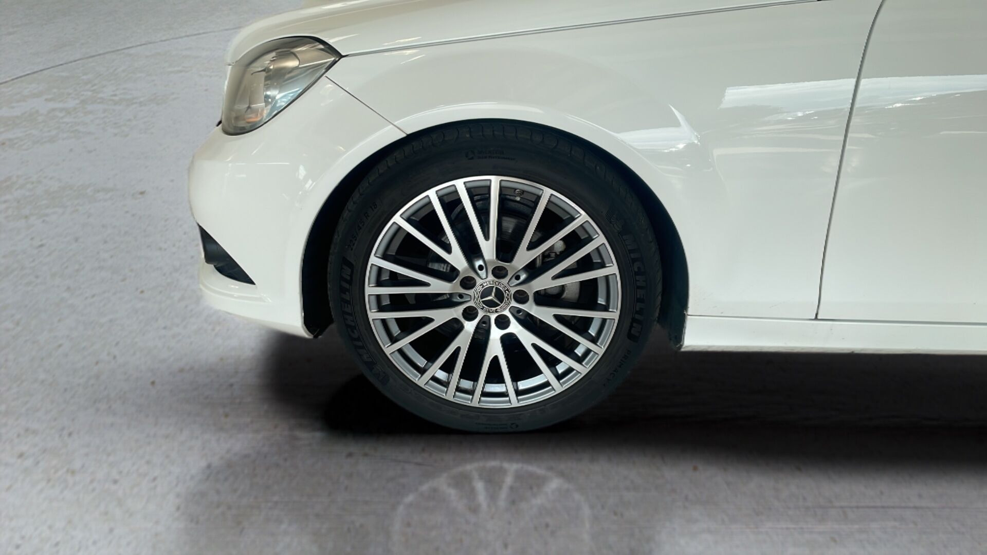 Hvid Mercedes C200 d fra 2013