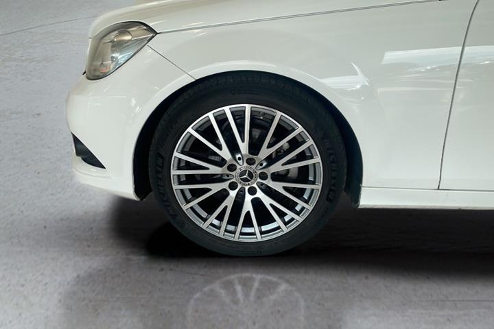 Hvid Mercedes C200 d fra 2013