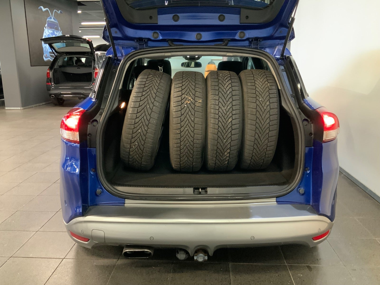 Blå Renault Clio IV fra 2017