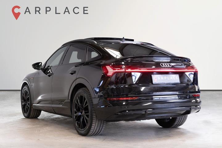 Sort Audi e-tron fra 2020