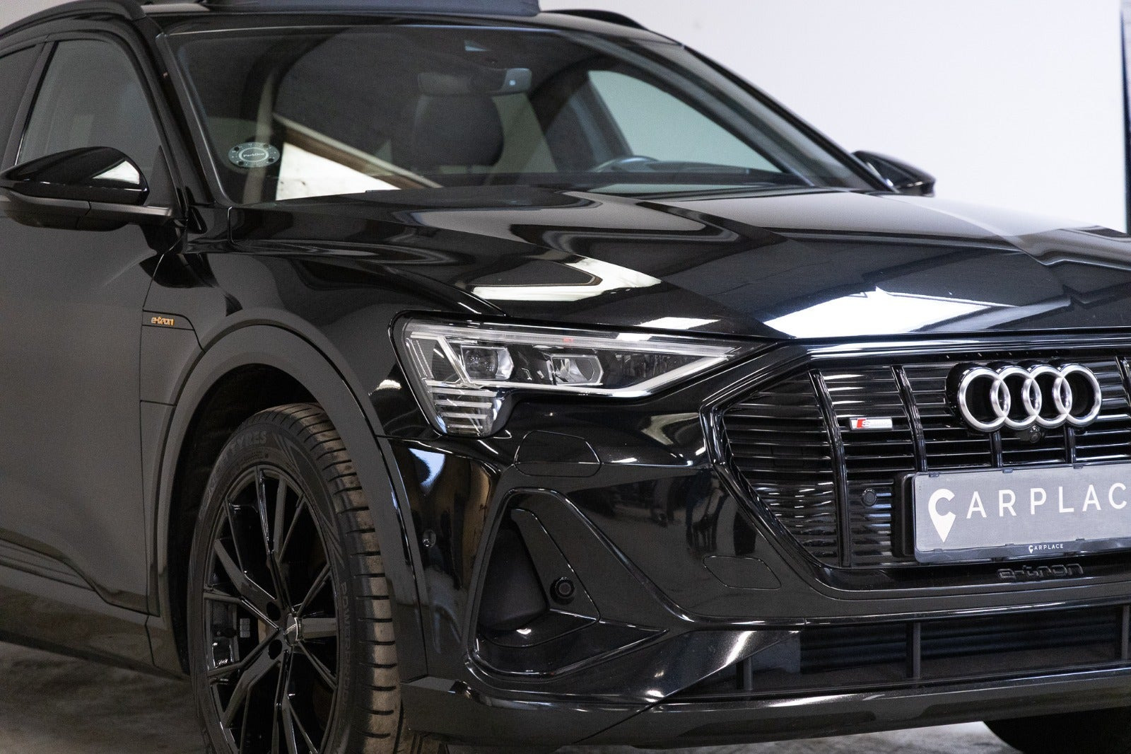 Sort Audi e-tron fra 2020