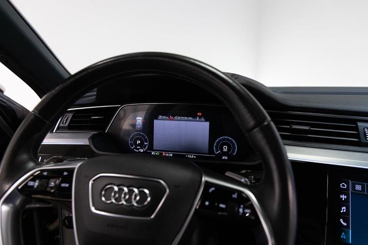 Sort Audi e-tron fra 2020