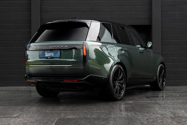 Grøn Land Rover Range Rover fra 2023