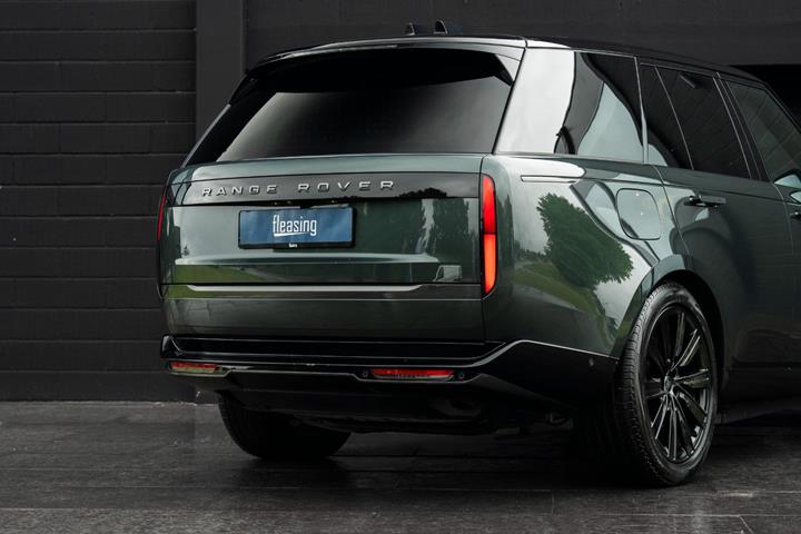 Grøn Land Rover Range Rover fra 2023