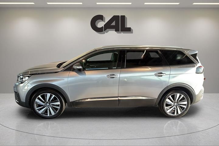 Sølv Peugeot 5008 fra 2020