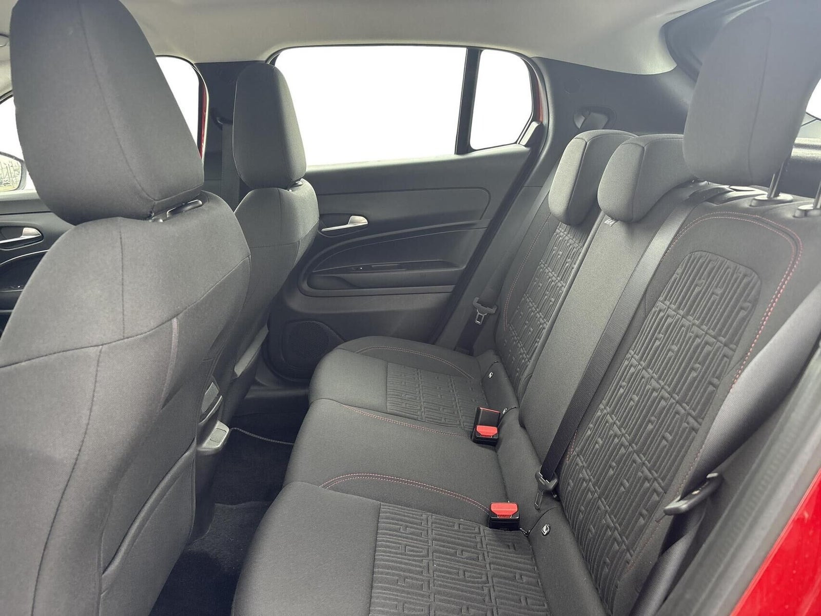 Rød Fiat 600e fra 2023