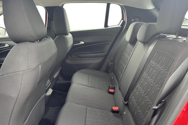 Rød Fiat 600e fra 2023