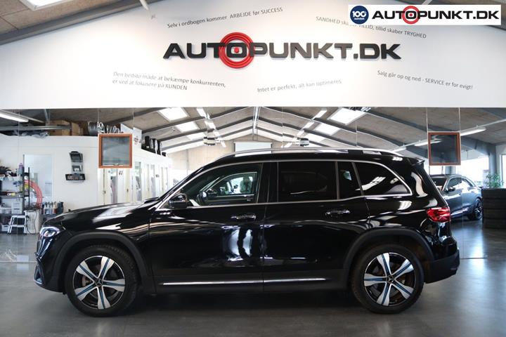 Sort Mercedes EQB250+ fra 2024