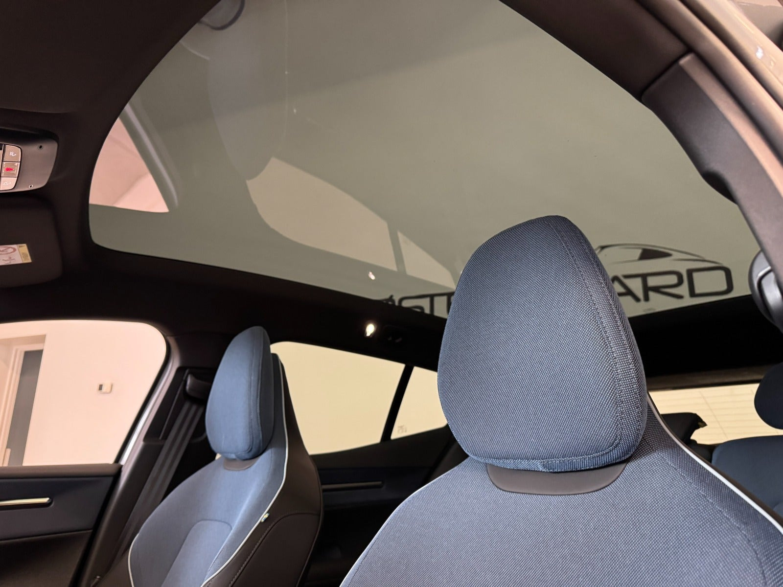Grå Volvo EX30 fra 2024