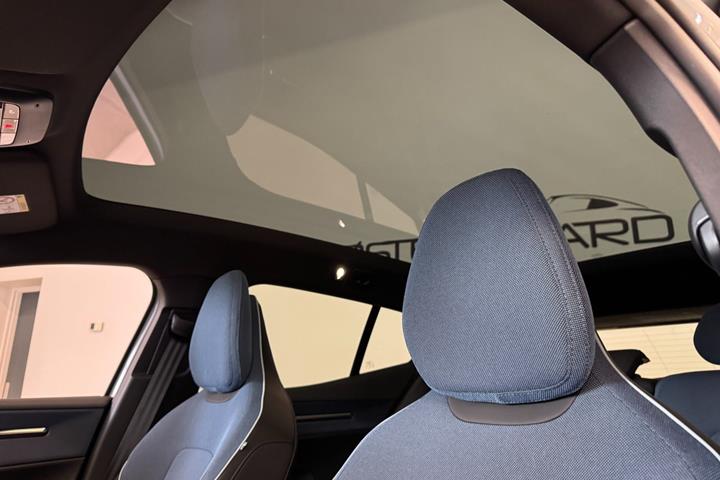 Grå Volvo EX30 fra 2024