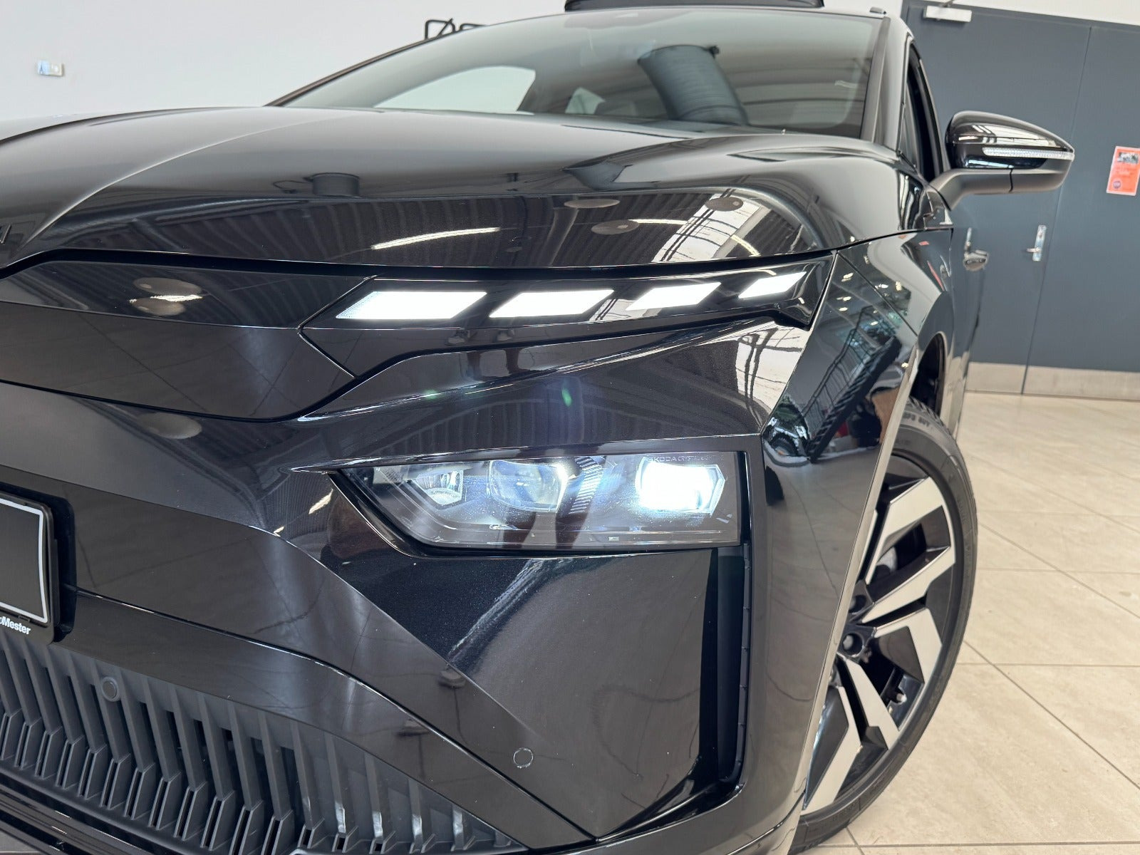 Sort Skoda Enyaq fra 2026