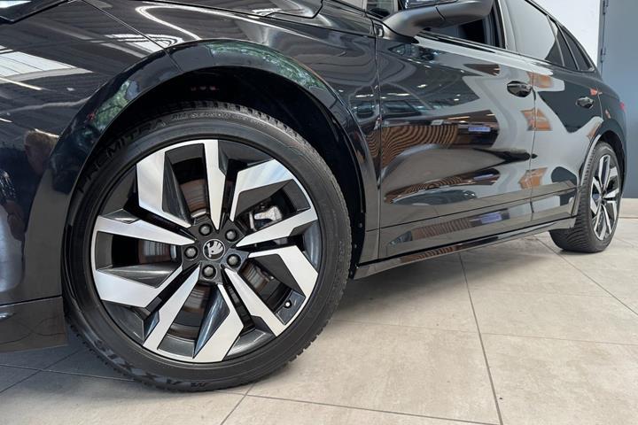 Sort Skoda Enyaq fra 2026