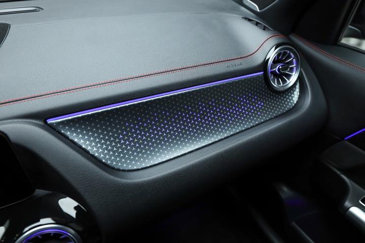 Sort Mercedes EQA250+ fra 2026