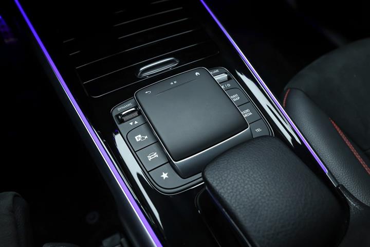 Hvid Mercedes GLB200 fra 2022