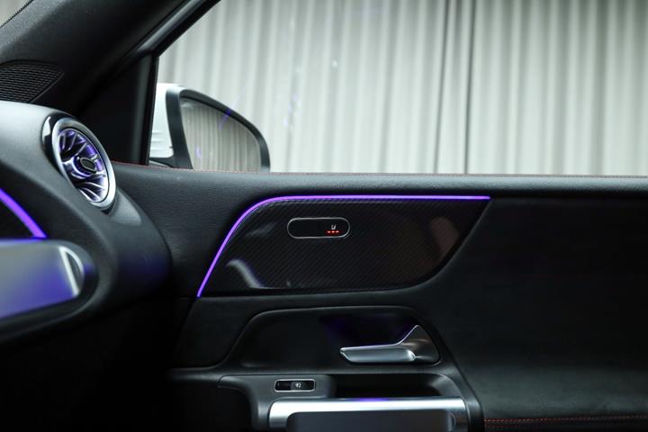 Hvid Mercedes GLB200 fra 2022
