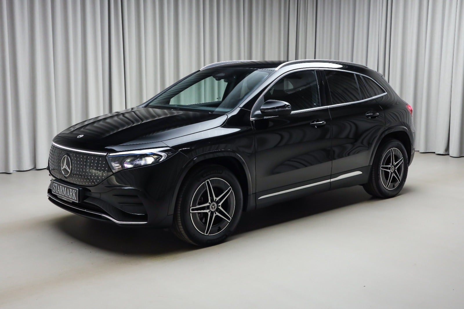 Sort Mercedes EQA350 fra 2025