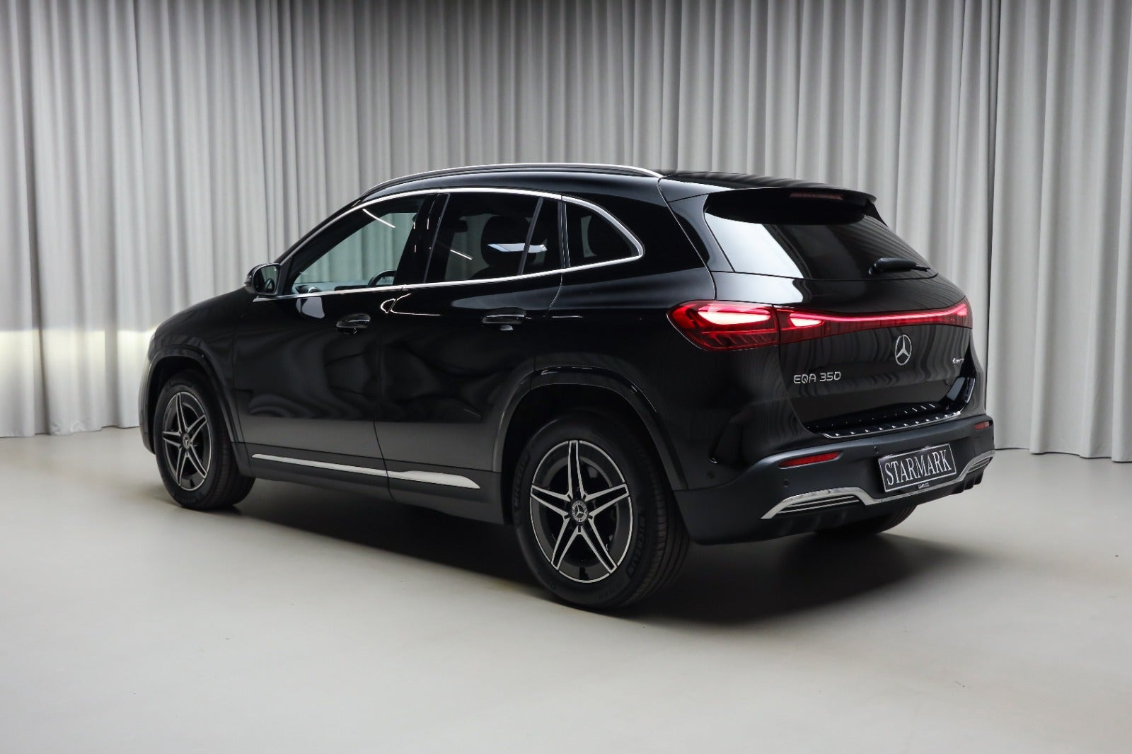 Sort Mercedes EQA350 fra 2025