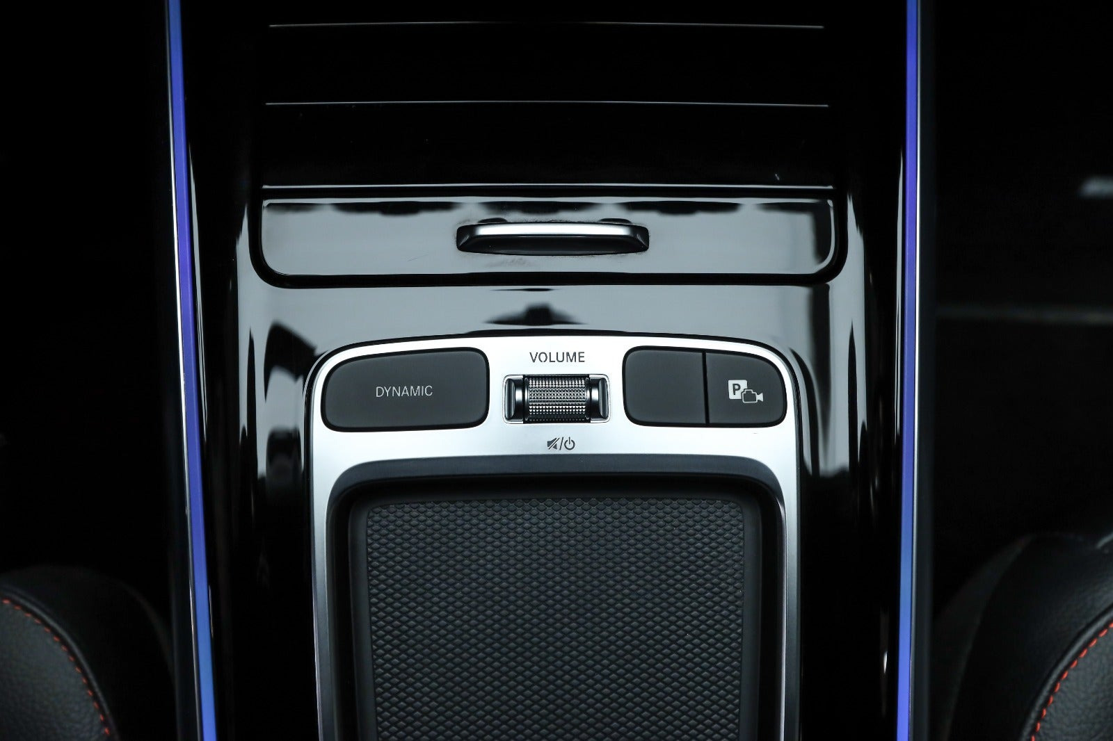 Sort Mercedes EQA350 fra 2025